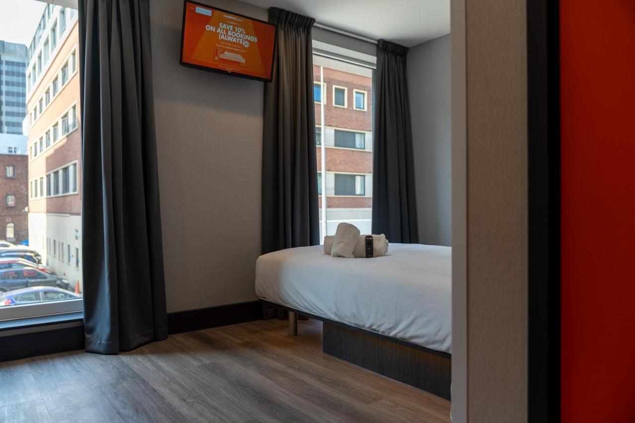 Easyhotel Cardiff Bagian luar foto