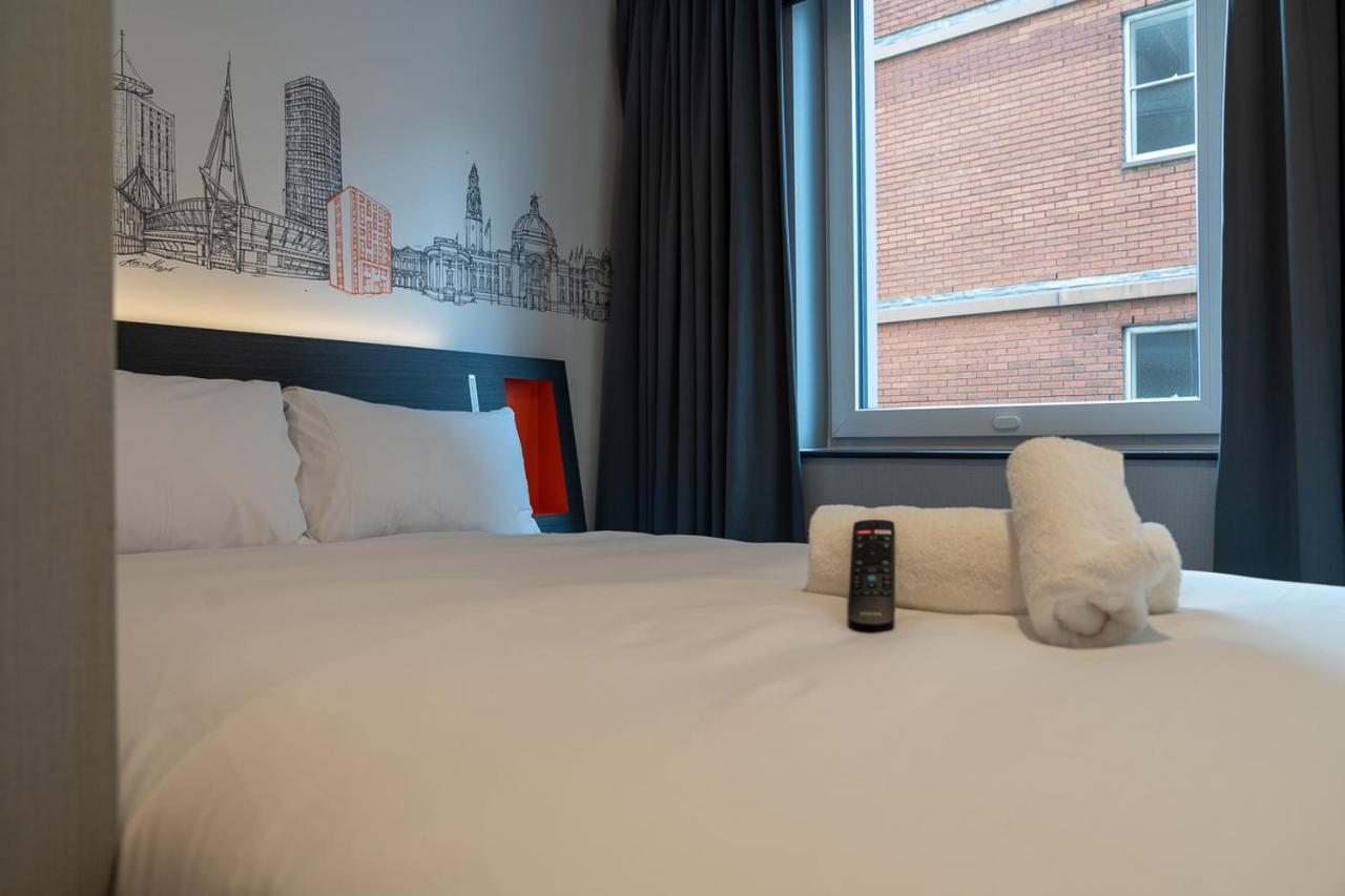 Easyhotel Cardiff Bagian luar foto